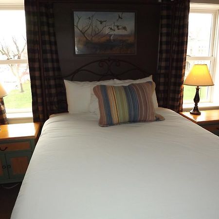William Watson Hotel (Adults Only) Pittsfield Esterno foto