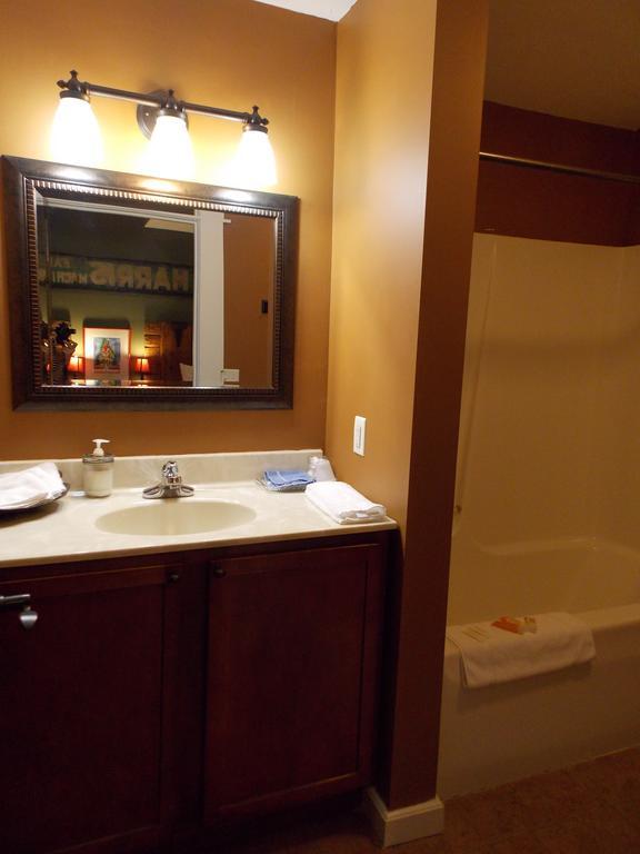 William Watson Hotel (Adults Only) Pittsfield Esterno foto