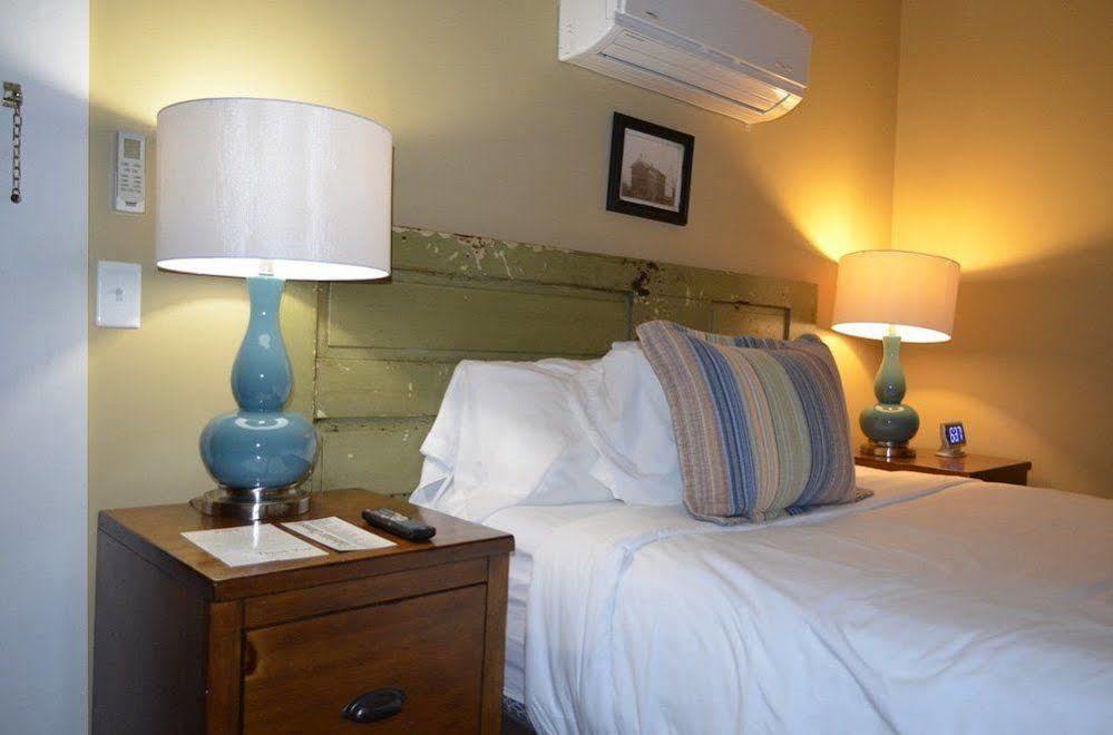 William Watson Hotel (Adults Only) Pittsfield Esterno foto